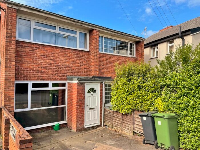 3 Bedroom Semi-Detached House To Rent In Tunnel Hill, Worcester, WR4