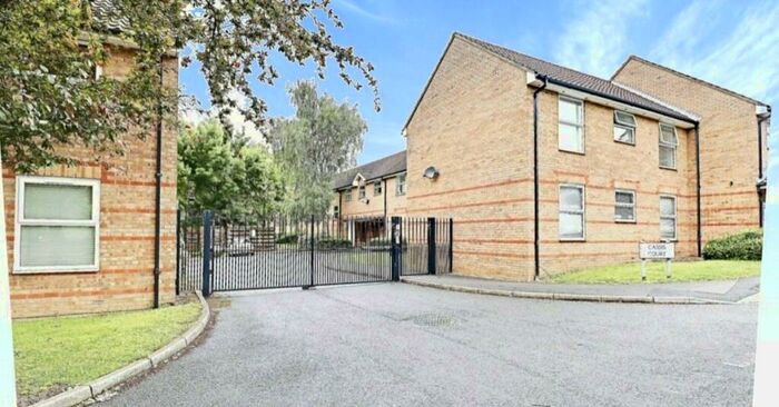 2 Bedroom Apartment To Rent In Cassis Court, Loughton, IG10