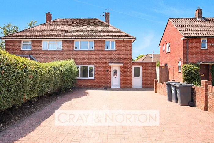 4 Bedroom Semi-Detached House For Sale In King Henry Drive, Croydon, CR0