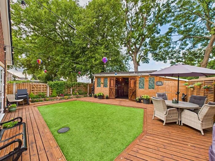 2 Bedroom Detached Bungalow For Sale In The Chestnuts, Pontefract, WF8