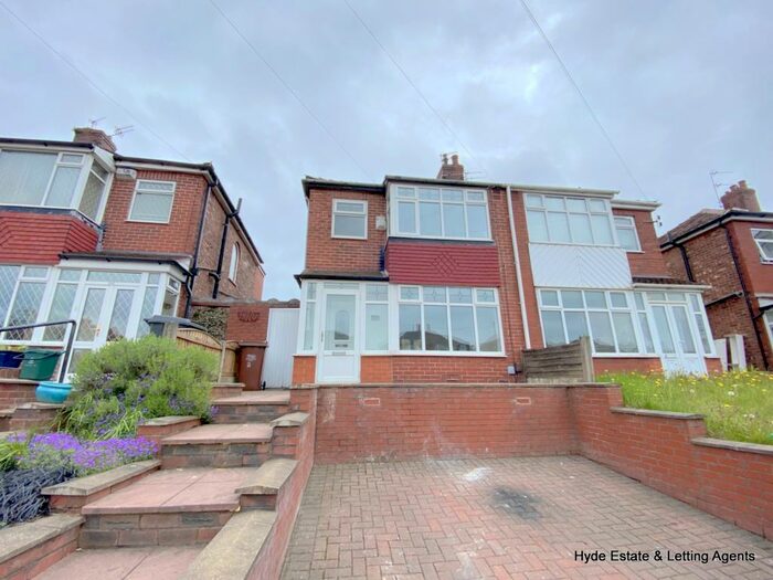 3 Bedroom Semi-Detached House To Rent In Hollinwood Avenue, Chadderton, Oldham, OL9