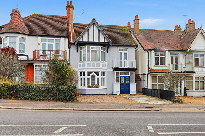 2 Bedroom Flat For Sale In Crowstone Avenue, Westcliff-on-Sea, SS0