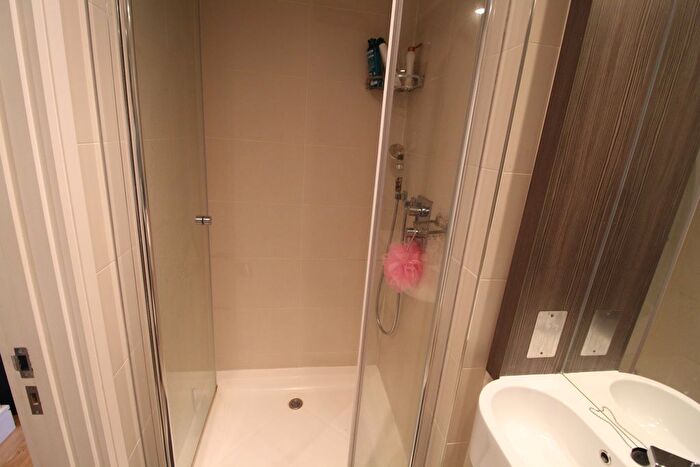 Studio To Rent In Station Road, Hayes, UB3