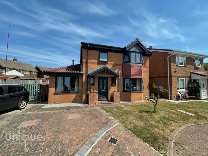 4 Bedroom Detached House For Sale In Penhill Close, Bispham, Blackpool, FY2