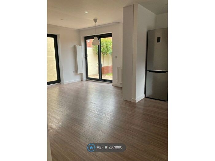 2 Bedroom End Of Terrace House To Rent In Cheltenham, Cheltenham, GL51