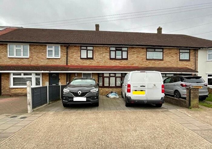 3 Bedroom Terraced House For Sale In Mungo Park Road, Rainham, RM13