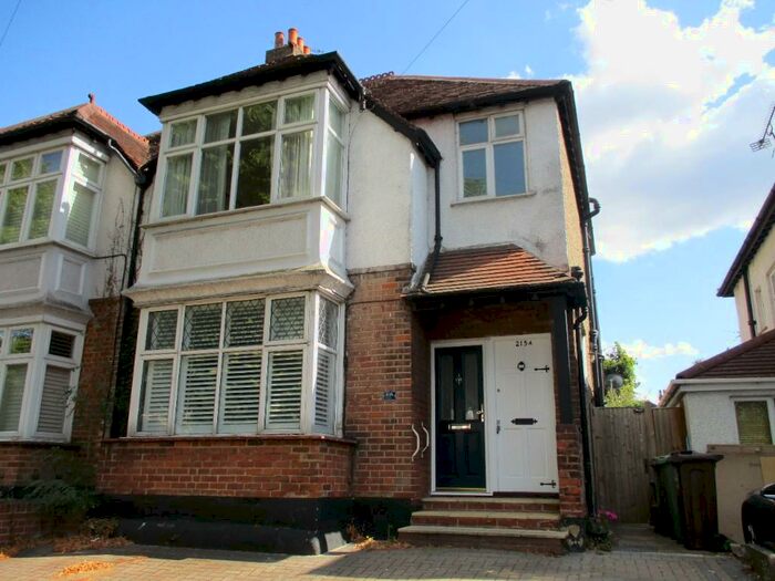 2 Bedroom Maisonette To Rent In Stanley Park Road, Carshalton, Surrey, SM5