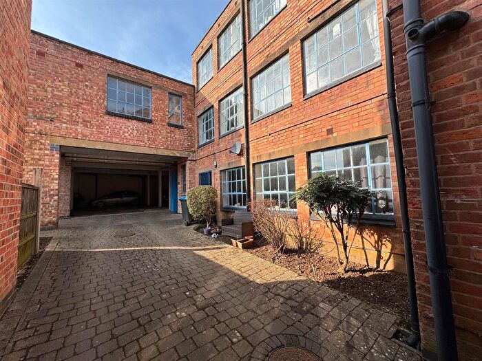 2 Bedroom Flat To Rent In New Street, Earl Shilton, Leicester, LE9