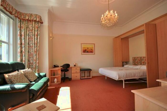 Studio To Rent In Richmond Crescent, Staines, TW18