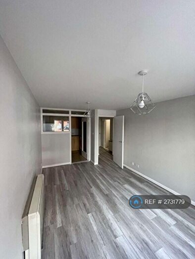 1 Bedroom Flat To Rent In Huddleston Close, London, E2