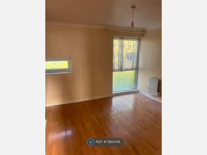 2 Bedroom Terraced House To Rent In Wilton Road, London, SE2