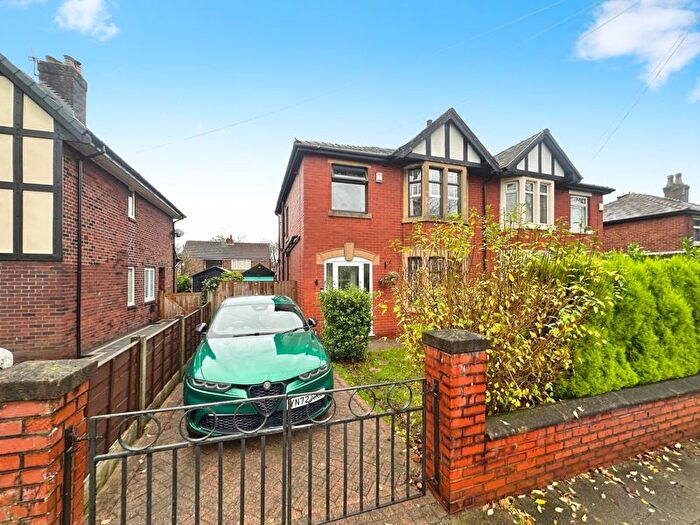 3 Bedroom Semi Detached House For Sale In Radcliffe Road, Bury, BL9