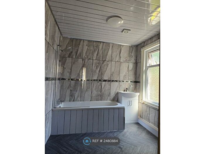 3 Bedroom Terraced House To Rent In Spotland Road, Rochdale, OL12