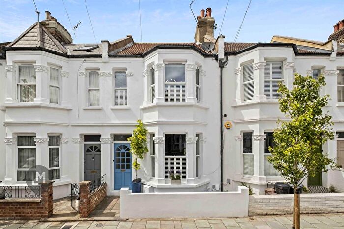 3 Bedroom Property For Sale In Aslett Street, London, SW18