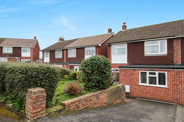 3 Bedroom Semi Detached House For Sale In Wickenden Crescent, Willesborough, TN24