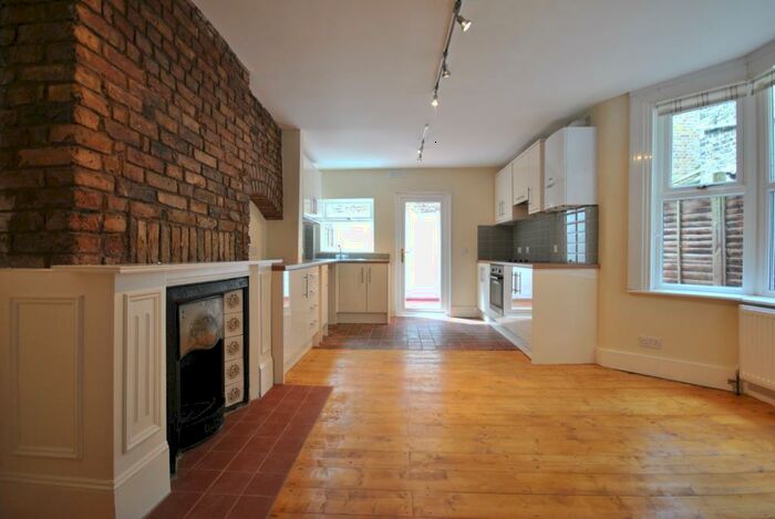 4 Bedroom Terraced House To Rent In Baring Road Lee, SE12