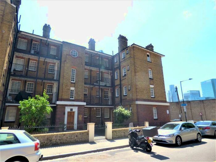 2 Bedroom Flat To Rent In Naval House, Naval Row, East India, London, E14
