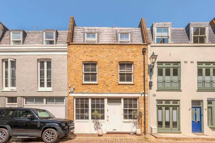 3 Bedroom Mews House To Rent In Princes Mews, Notting Hill, W2