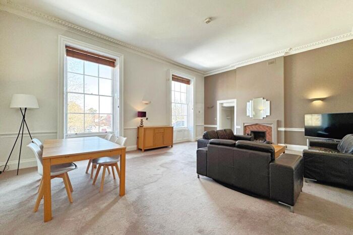 2 Bedroom Apartment To Rent In Broad Street, Wokingham, RG40