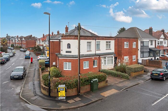 2 Bedroom Maisonette For Sale In Upper Shirley Avenue, Upper Shirley, Southampton, Hampshire, SO15