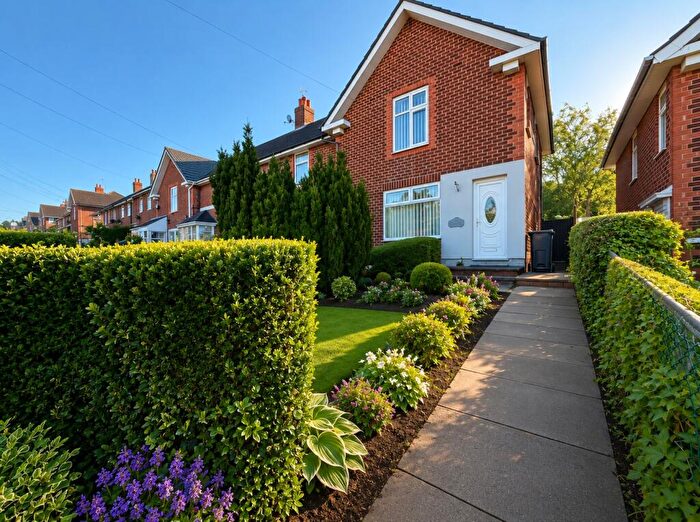 3 Bedroom End Of Terrace House For Sale In West Boulevard, Quinton, Birmingham, B32