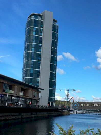 2 Bedroom Flat To Rent In Marina Point West, Chatham, ME4