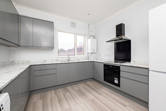 3 Bedroom Apartment To Rent In London Road, Cheam, Sutton, SM3