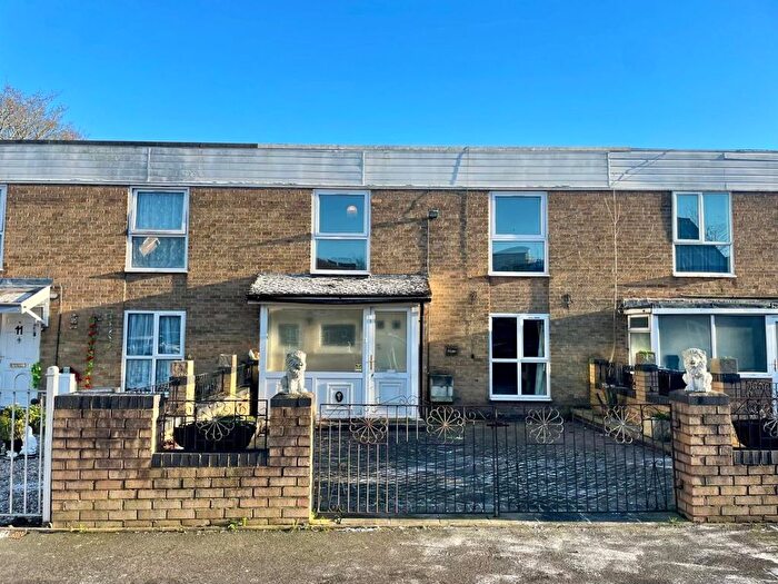 4 Bedroom Terraced House For Sale In Murrell Close, Birmingham, B5