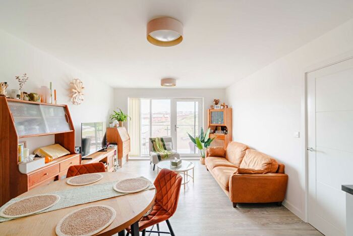 2 Bedroom Flat For Sale In Flatts Close, Stoke Gifford, Bristol, BS34