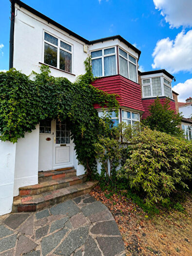 3 Bedroom Semi Detached House To Rent In Raleigh Avenue, Wallington, SM6