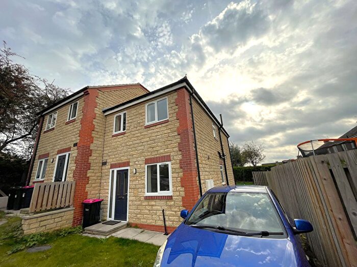 3 Bedroom Semi-Detached House To Rent In Hepworth Drive, Rotherham, S26
