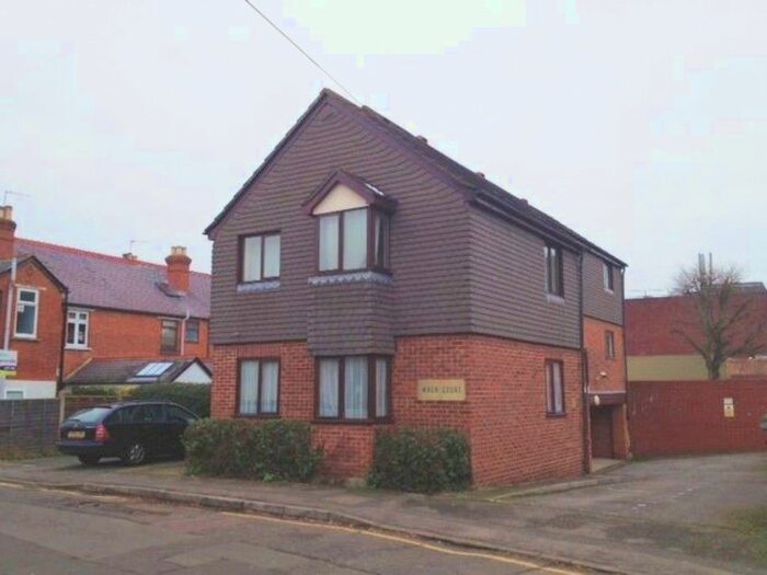 Studio To Rent In Runnemede Road, Egham TW20