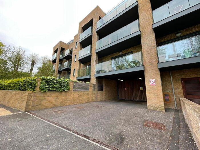 2 Bedroom Flat To Rent In Park House, Goldstone Crescent, Hove, BN3