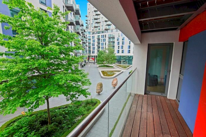 2 Bedroom Flat To Rent In Waterhouse Apartments, Saffron Central Square, Croydon, CR0