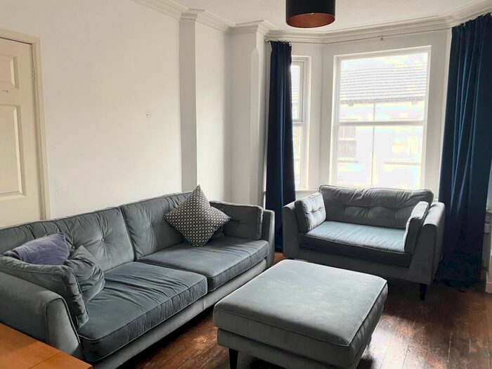 2 Bedroom End Of Terrace House To Rent In Castle Villas, Nottingham, Nottinghamshire, NG2