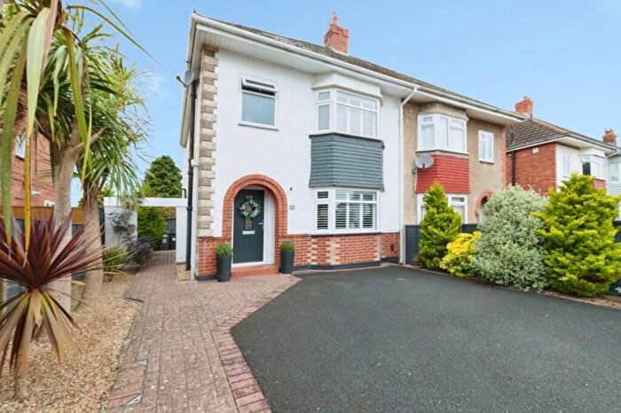3 Bedroom Semi-Detached House For Sale In Castleton Avenue, Northbourne, Bournemouth, Dorset, BH10