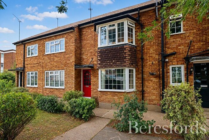 1 Bedroom Flat For Sale In Marlborough Gardens, Upminster, RM14