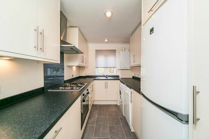 2 Bedroom Flat To Rent In Derby Road, Caversham, Reading, RG4