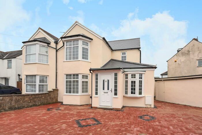 4 Bedroom Semi-Detached House To Rent In Dene Road, Headington, OX3