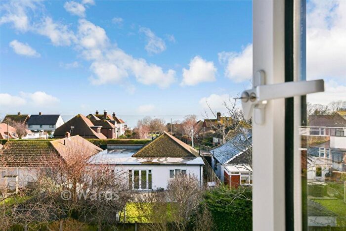 2 Bedroom Maisonette For Sale In Magdalen Court, Broadstairs, Kent, CT10