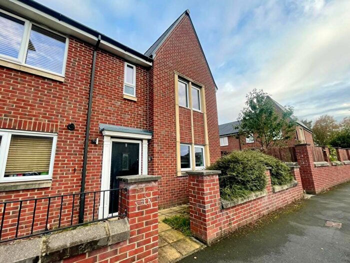 3 Bedroom House To Rent In Harp Walk, Manchester, M12