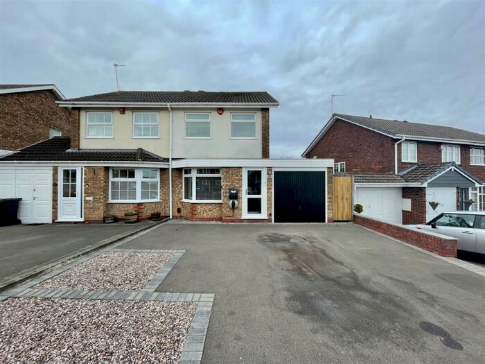 Houses for sale & to rent in B63 1AD, Heathfield Road, Hayley Green And