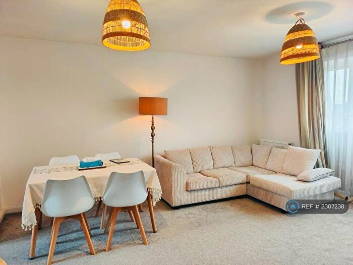 2 Bedroom Flat To Rent In Countess Way, Broughton, Milton Keynes, MK10