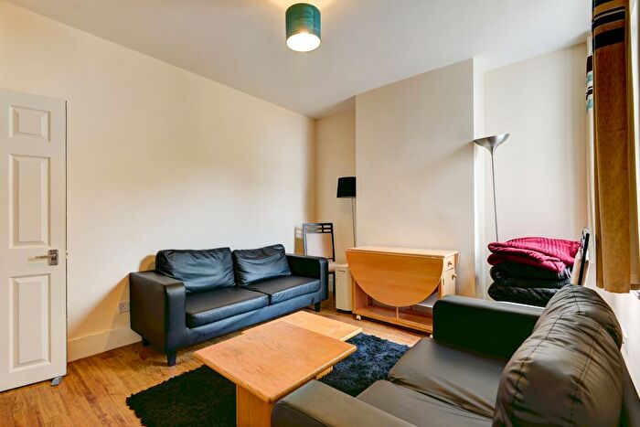 6 Bedroom Semi-Detached House To Rent In Totland Road, Brighton, BN2