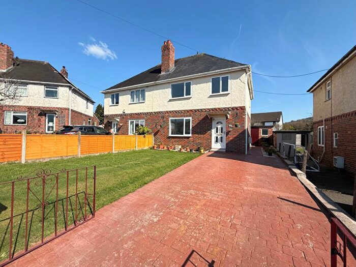 3 Bedroom Semi-Detached House For Sale In Park Close, Abergavenny, NP7
