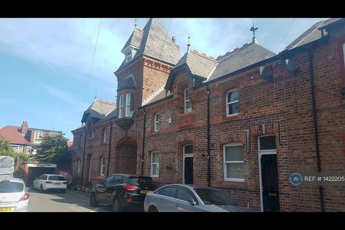 2 Bedroom Flat To Rent In White Star Court, Liverpool, L22