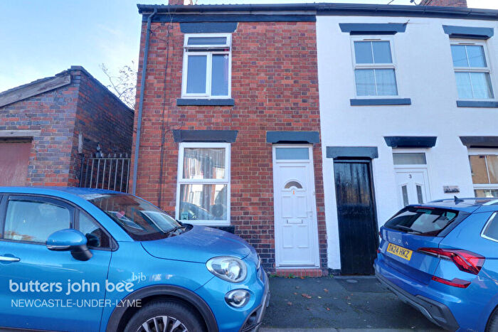 3 Bedroom End Of Terrace House For Sale In Grove Street, Newcastle, ST5