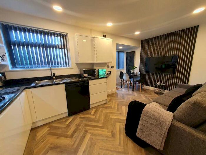 5 Bedroom Town House To Rent In Metchley Drive, Harborne, Birmingham, West Midlands, B17