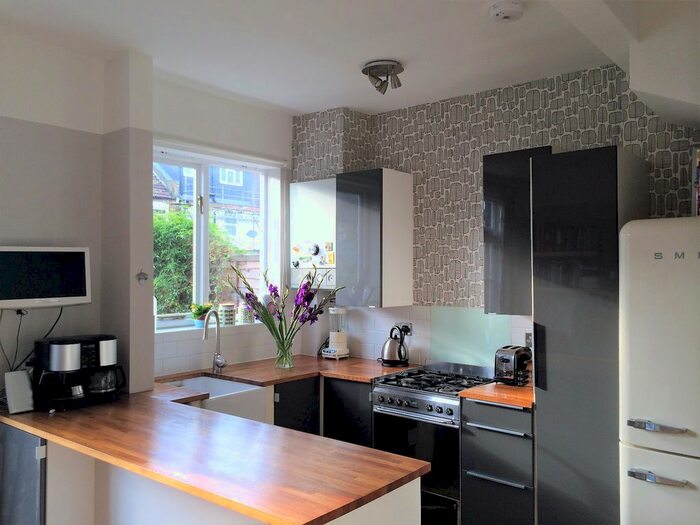4 Bedroom Terraced House To Rent In Boscombe Road, London, SW17