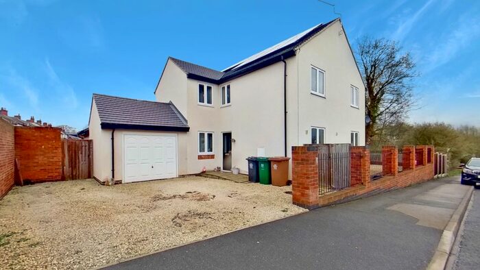 4 Bedroom Detached House To Rent In Coton Park, Linton, Swadlincote, Derbyshire, DE12